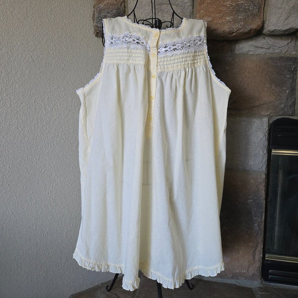 Short Slip in Delicate Yellow